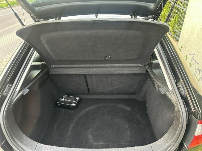 Seat Leon 1,6 MPI, klimatronic, zmieniarka CD, opony wielosezonowe, sport fotele