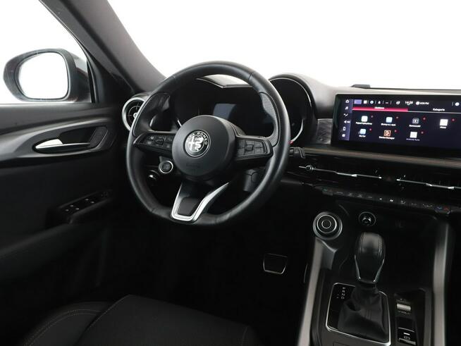 Alfa Romeo Tonale PHEV 4x4 full LED navi kamery 360 virtual cocpit klima auto