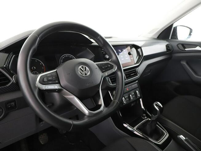 Volkswagen T-Cross klimatyzacja grzane fotele czujniki parkowania