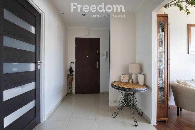 Mieszkanie 4-pokoje z balkonem