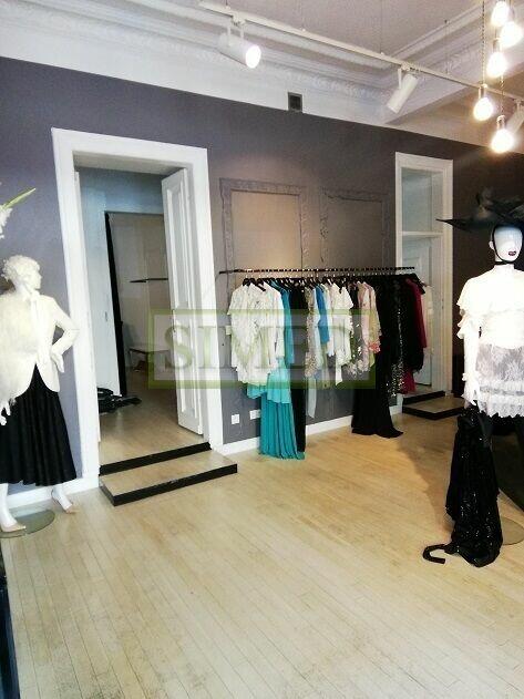 Parter , witryna , zabytkowa kamienica,ochrona