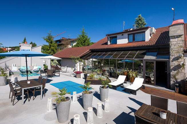 Willa z basenem i ogrodem w prestiżowej dzielnicy