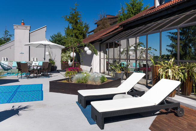 Willa z basenem i ogrodem w prestiżowej dzielnicy