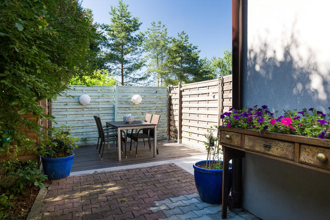 Willa z basenem i ogrodem w prestiżowej dzielnicy