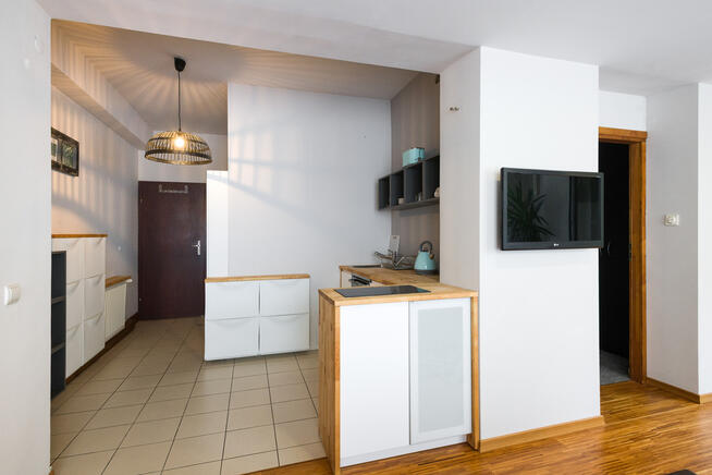 Willa z basenem i ogrodem w prestiżowej dzielnicy