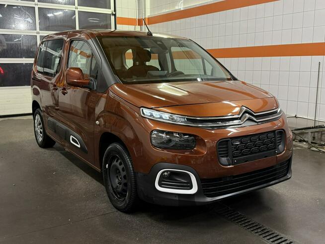 Citroen Berlingo Podnośnik automatyczny do podnoszenia wózków inwalidzkich