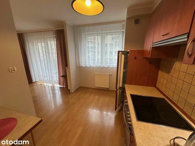 Al. M. Kromera, 2 pokoje, balkon, garaż