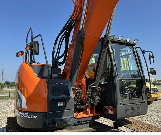 KOPARKA GĄSIENICOWA DOOSAN DX235LCR