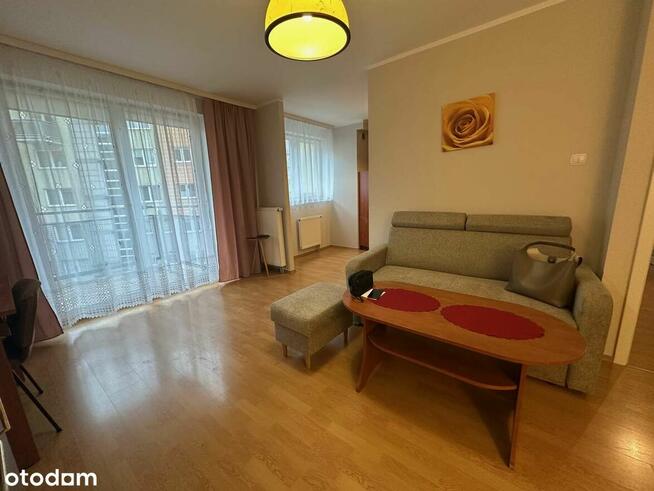 Al. M. Kromera, 2 pokoje, balkon, garaż