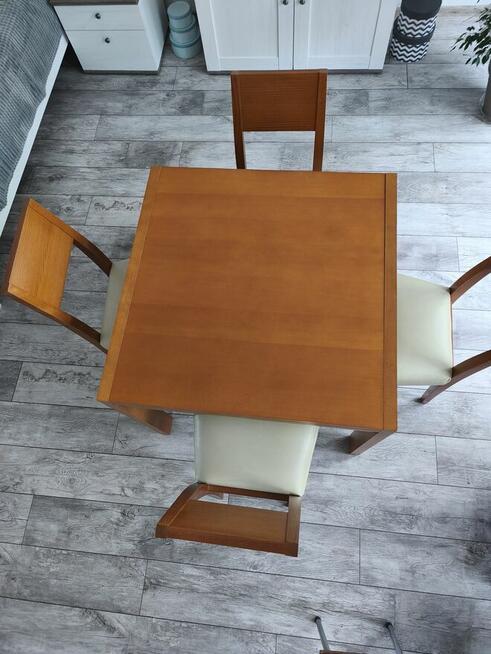 4 krzesła z obiciem z eko-skóry