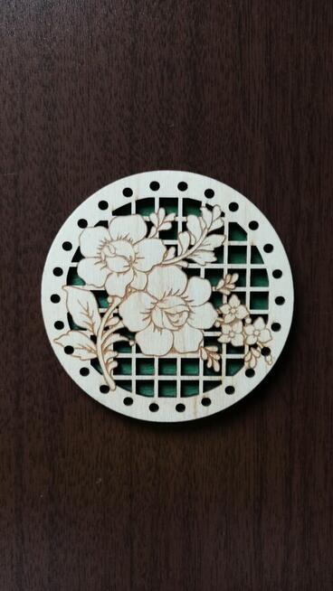 Drewniane Kolorowe Ażurowe Podkładki Pod Kubek