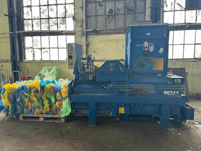 Belownica prasa kanałowa automat do makulatury kartonu foli