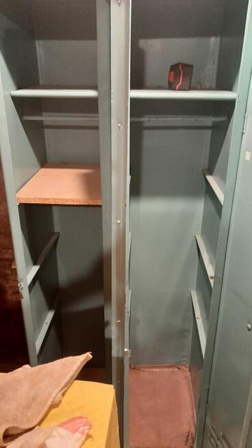 Szafki warsztatowe , bhp zamykane klamka , kłódka mam 2szt
