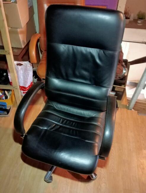Fotele biurowe że skóry naturalnej