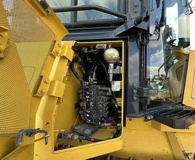 SPYCHARKA KOMATSU D61PXI-23