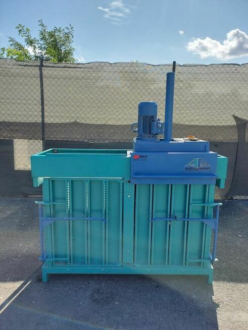 Belownica prasa dwukokorowa do foli makulatury kartonu