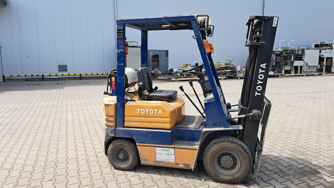 Syndyk sprzeda wózek widłowy Toyota 5FGL15