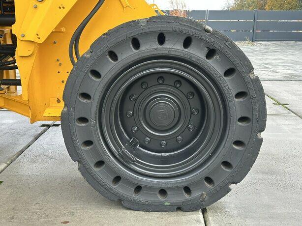 ŁADOWARKA KOŁOWA MARKI JCB 437 S5 WASTEMASTER