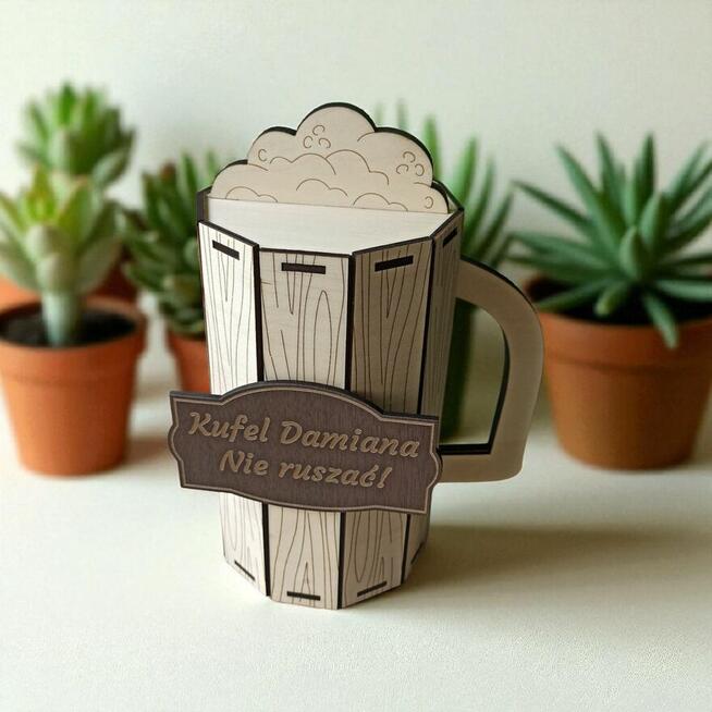 Drewniany Grawerowany Kufel Pudełko