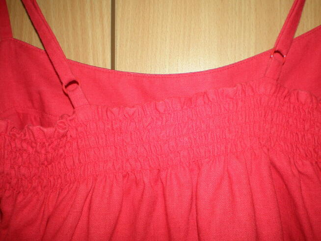 Sprzedam sukienkę letnią na podszewce.