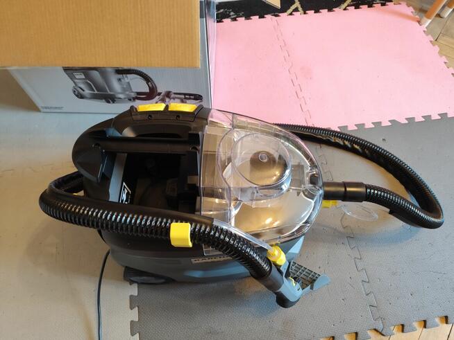 Pranie tapicerki meblowej oraz samochodowej.