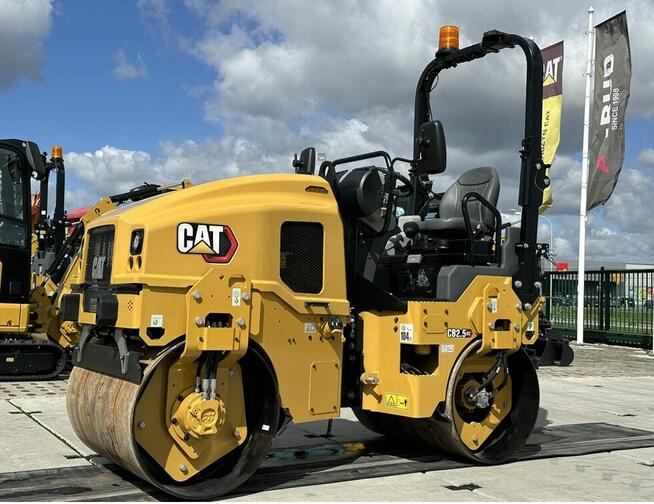 WALEC DROGOWY CATERPILLAR CB2.5 GC