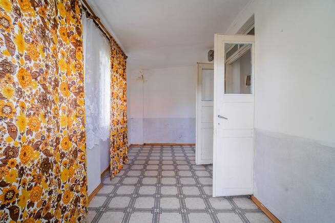 Słoneczny dom położony w spokojnej okolicy