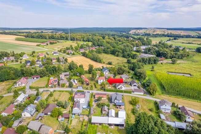 Słoneczny dom położony w spokojnej okolicy