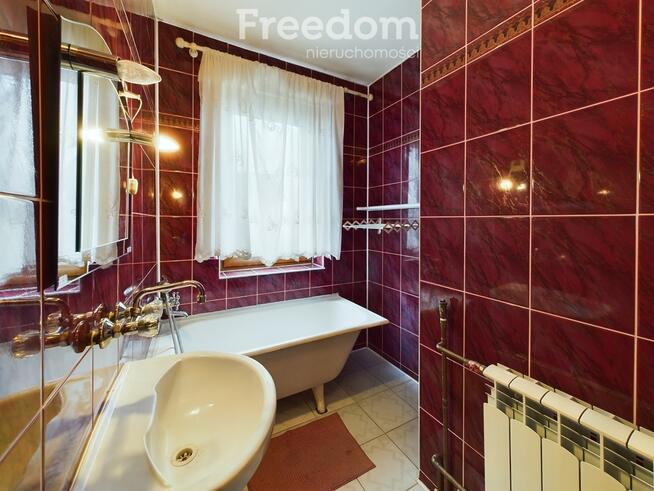 Przestronny dom z ogrodem i budynkami gospodarczym