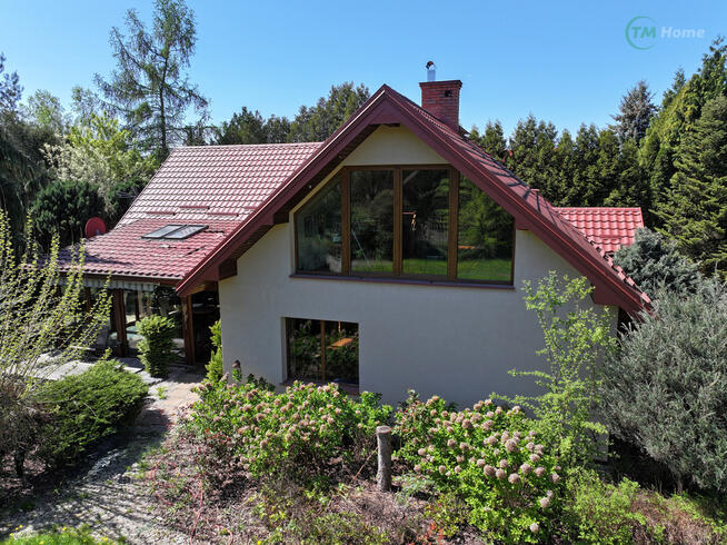 Dom pod Warszawą w ponadczasowym stylu.