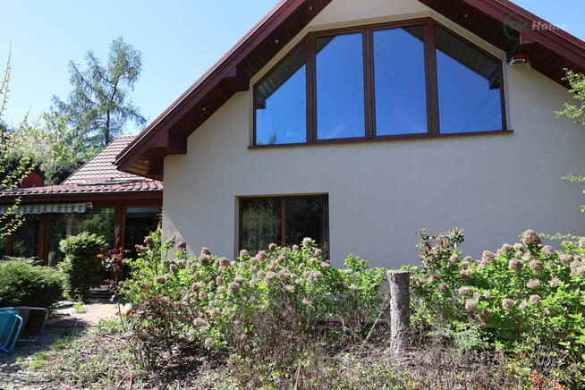 Dom pod Warszawą w ponadczasowym stylu.