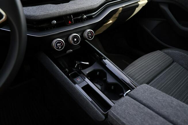 Škoda Superb 1.5 TSI mHEV Selection DSG, hak fabryczny, gwarancja 3 lata, bezwypad.