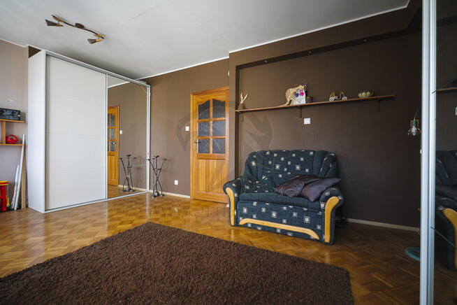 Wąska, ale z charakterem – 235 m² pomysłów.