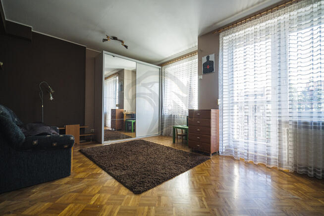 Wąska, ale z charakterem – 235 m² pomysłów.