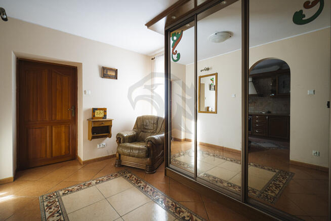 Wąska, ale z charakterem – 235 m² pomysłów.