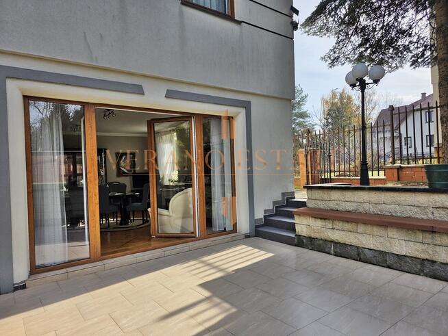 Zielona enklawa pod Warszawą — dom z ogrodem