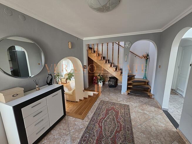 Zielona enklawa pod Warszawą — dom z ogrodem