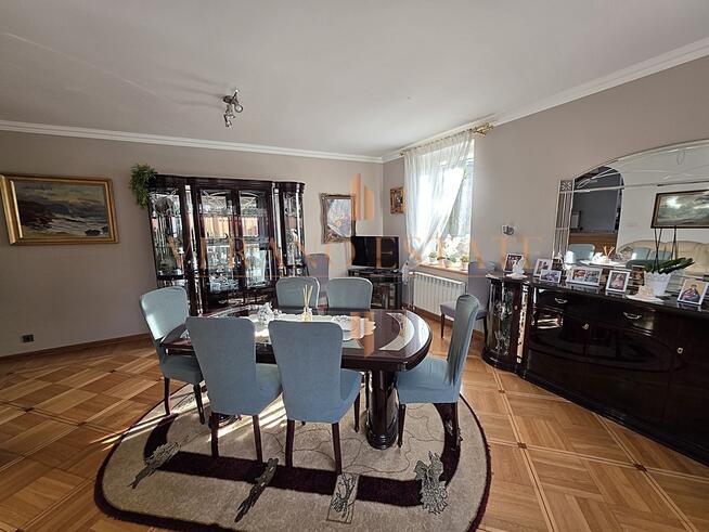 Zielona enklawa pod Warszawą — dom z ogrodem