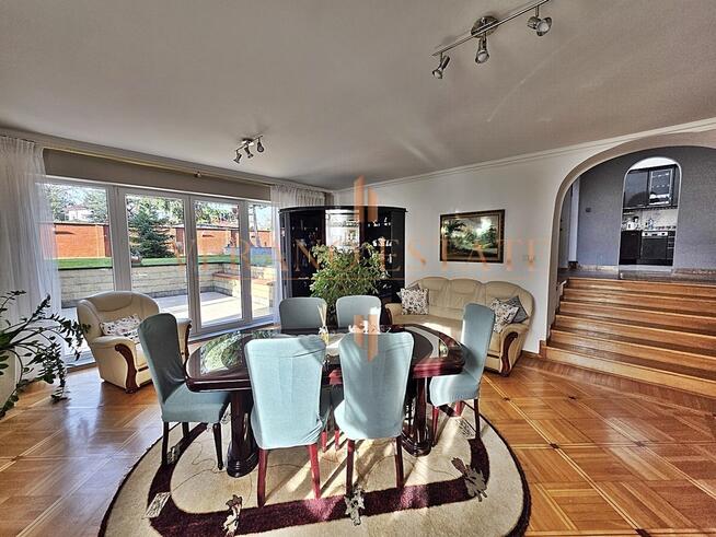 Zielona enklawa pod Warszawą — dom z ogrodem