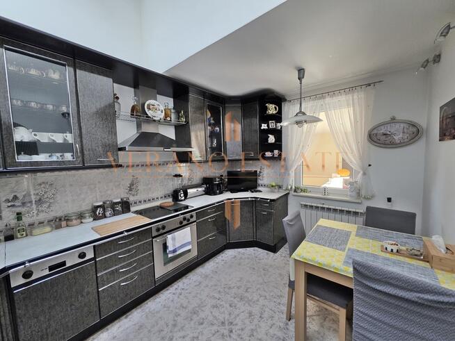 Zielona enklawa pod Warszawą — dom z ogrodem