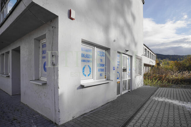 Plac 30 arów z biurowcem i garażami – Myślenice