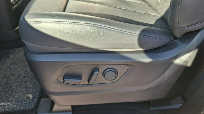 Hyundai Staria Smart Vip - 1.6 T-GDI HEV 6AT 2WD 225KM