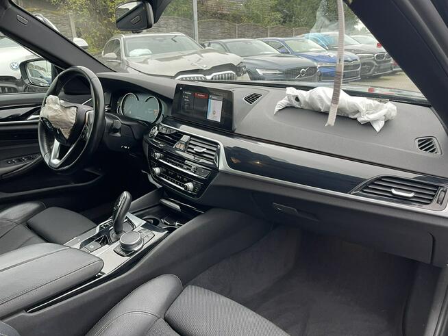 BMW 530 Sport Line XDrive Skóra Kamera Podgrzewanie Pamięć 265KM