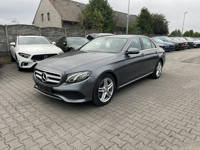Mercedes E 200 Skóra Automat Kamera Podgrzewanie Ambiente HAK