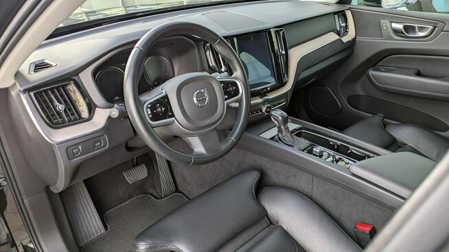 Volvo XC 60 T5 250 KM / Inscription / Salon PL / AT / Bezwypadkowy / 47 tys. km !!
