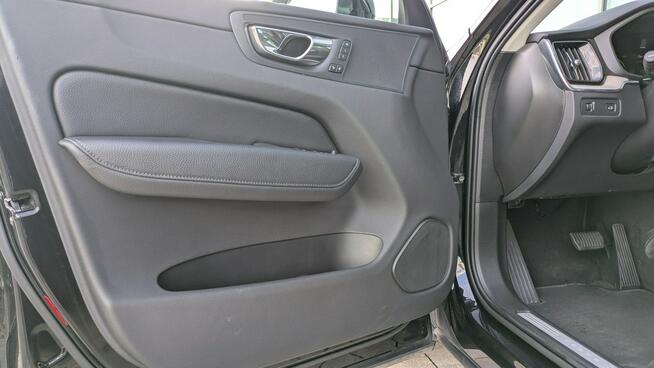 Volvo XC 60 T5 250 KM / Inscription / Salon PL / AT / Bezwypadkowy / 47 tys. km !!