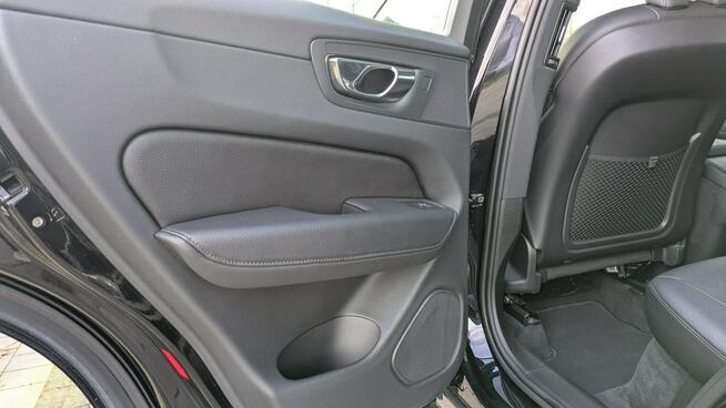 Volvo XC 60 T5 250 KM / Inscription / Salon PL / AT / Bezwypadkowy / 47 tys. km !!