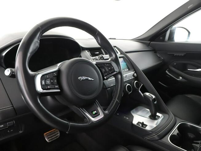 Jaguar E-Pace 2.0T R-Dynamic HSE AWD Panorama Navi ACC Skóra Meridian Kamera FullLED