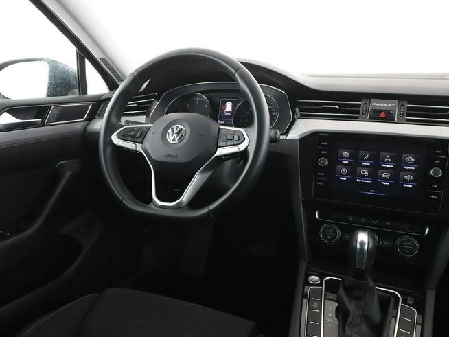 Volkswagen Passat DSG full LED navi klima auto (3 strefy) czujniki parkowania ACC