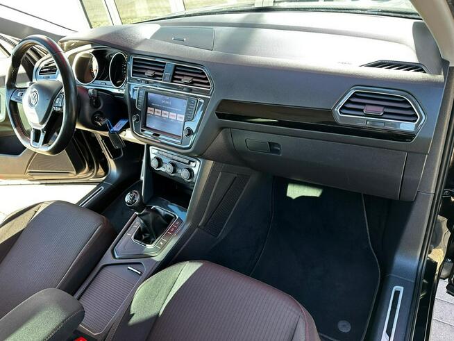 Volkswagen Tiguan 1Ręka! Grzane fotele Navi El. Klapa Czujniki Asystent GWARANCJA Serwis